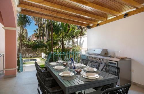 Puerto Banus Villa | Lorea Playa, Luxury 6 Bedroom Villa with Seaview