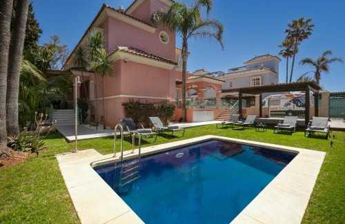 Puerto Banus Villa | Lorea Playa, Luxury 6 Bedroom Villa with Seaview