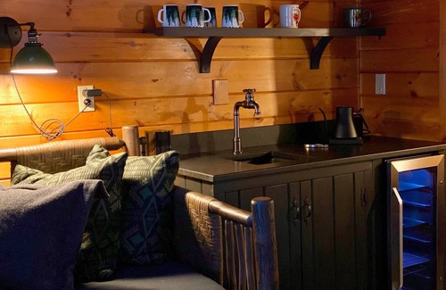 Lutsen Cabina | Lorelei of the Lake - Charming Cabin & Guest Cabin on the Shore of Lake Superior