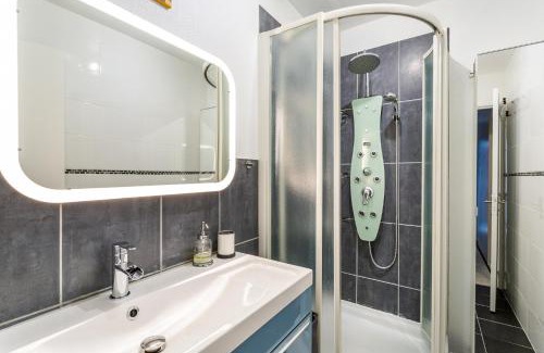 Bourg-l'Eveque Apartamento | LORGERIL -appartement 2 chambres proche Mail