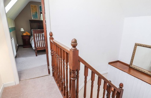 Caergwrle Casa | LORIEN, pet friendly, character holiday cottage in Caergwrle