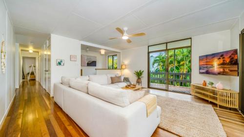 New Brighton Casa | Lorraine's Beach house - 3 mins walk to beach