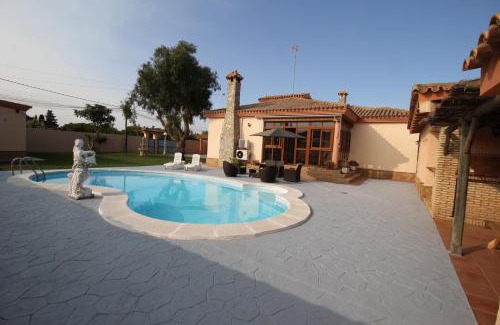 Chiclana de la Frontera Chalet De Esquí | LOS ALMENDROS