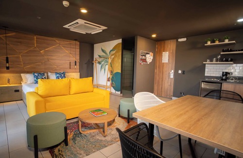 Laureles Hotel | Los Patios Cool Living