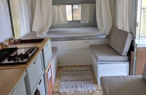 St. Clair Alquiler De RV | Lost Hill Lake Charming Camper