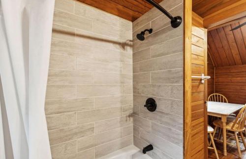 Grantsdale Casa | Lost Horse Lodge Double Queen Cabin 13