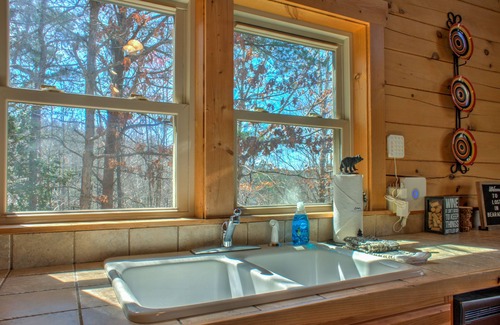 Sweetbriar Farms Cabina | Lost in Bearadise by Carolina Mornings | Game Room🎮 & Hot Tub♨️🐻
