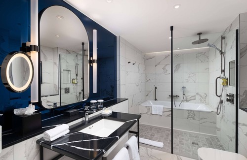 The City of London Hotel | Lost Property St. Paul's London, Curio Collection By Hilton