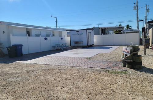 Key Largo Alquiler De RV | lot #341 for your RV / Camper full hookups