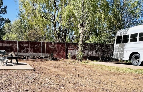 Pinetop Alquiler De RV | LOT SPACES for Airstreams, vintage campers & camper vans @Corduroy Lodge