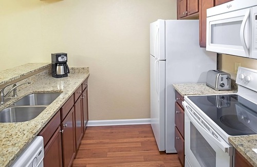Berkeley Hotel | Lots of Activities to Enjoy! 2 Units, Indoor & Outdoor Pools, Free Parking