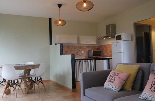 Courrensan Casa | Tiene mucho encanto de esta casa de 3 orejas, a estrenar, con su vista panorámica sin igual