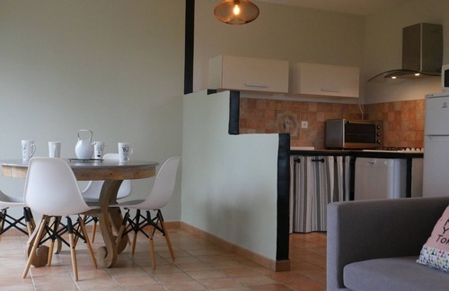 Courrensan Casa | Tiene mucho encanto de esta casa de 3 orejas, a estrenar, con su vista panorámica sin igual