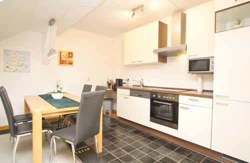Neddesitz Apartamento | Lots of nature and idyllic surroundings - Holiday home Honigtopf FeWo Märchenwald