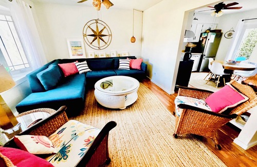 Villas Cabaña | Lotus Bay-200 steps to Beach Sunsets, Pet Friendly & close to Wineries