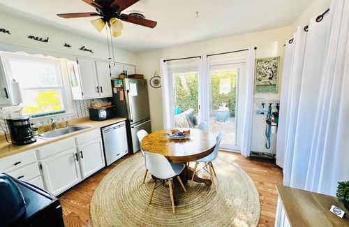 Villas Cabaña | Lotus Bay-200 steps to Beach Sunsets, Pet Friendly & close to Wineries