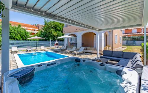 Valdebek Villa | Lotus Villas Resort