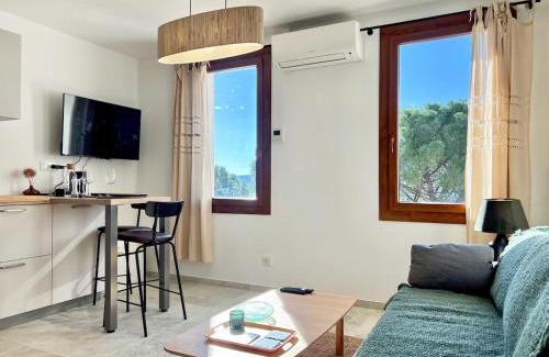 Miramas le Vieux Apartamento | Lou Miradou 1 - Vieux village médiéval, Cosy, Clim, 2 personnes