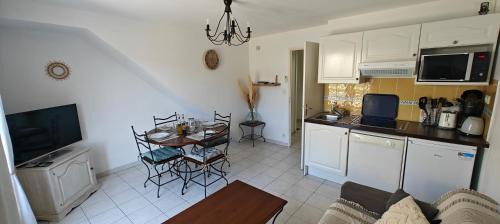 Paradou Apartamento | Lou Olivie, appartement climatisé avec piscine aux pieds Alpilles