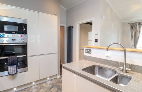 Bowness-on-Windermere Cabaña | Loubi's Lakeside Lodge