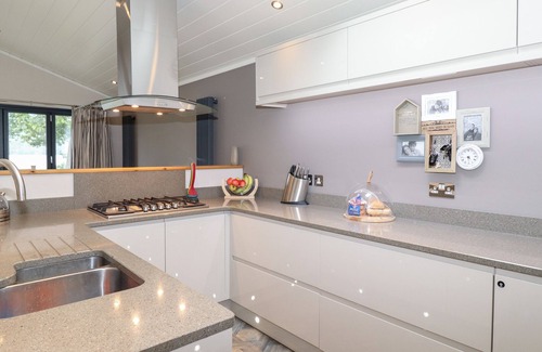 Bowness-on-Windermere Cabaña | Loubi's Lakeside Lodge