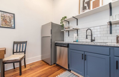 Lexington Apartamento | Loudon's Whimsical Apartment/ Walk to Greyline