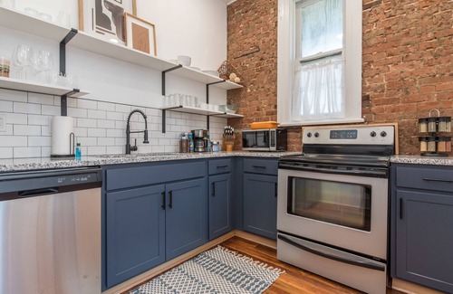 Lexington Apartamento | Loudon's Whimsical Apartment/ Walk to Greyline