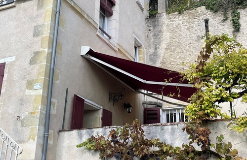 Nazelles-Negron Casa | Loue Maison au Coeur des Châteaux de la Loire, Semi-troglodyte, Piscine