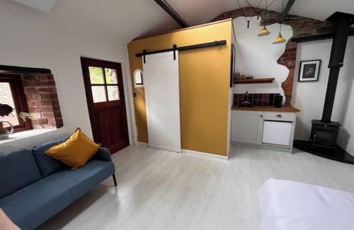 County Cavan Cabaña | Lough Sillan Lakeside Cottages - Adults only - outdoor spa - sleeps 6-8