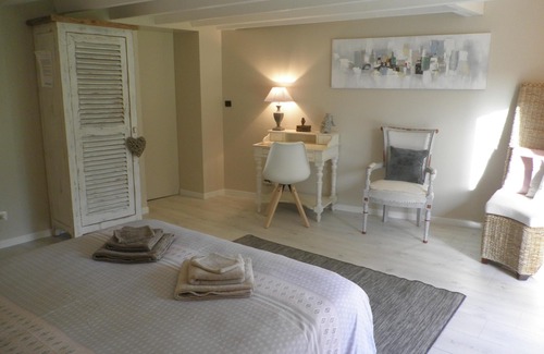 Le Cellier Casa | Habitacion Doble-Confortable-Baño Privado-Vista al Jardín-Louis