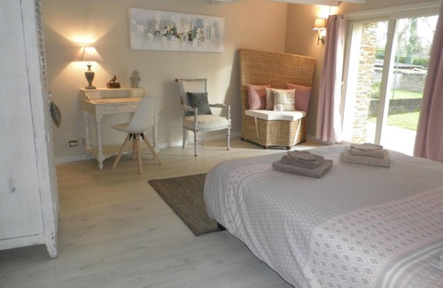 Le Cellier Casa | Habitacion Doble-Confortable-Baño Privado-Vista al Jardín-Louis