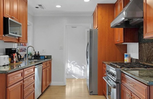 West San Jose Casa | Louis SJ · Family Home w/ Gym & Office in Prime Location