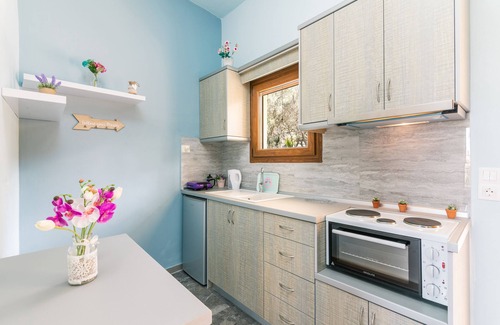 Paramonas Hotel | Loukia Luxury Apartments