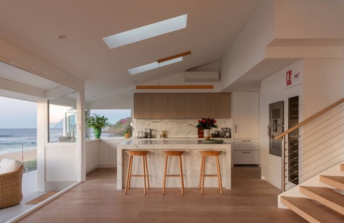 Forresters Beach Casa | Loulou Beach House – 4 BR excl. Studio