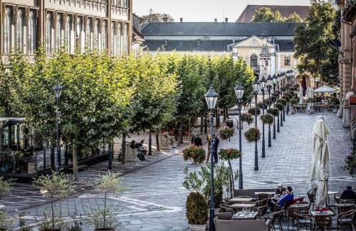 Esztergom Apartamento | LouLou's Central Apartment with cosy balcony