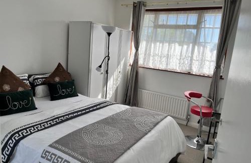 Petts Wood and Knoll Casa | Love and Peace, Petts Wood