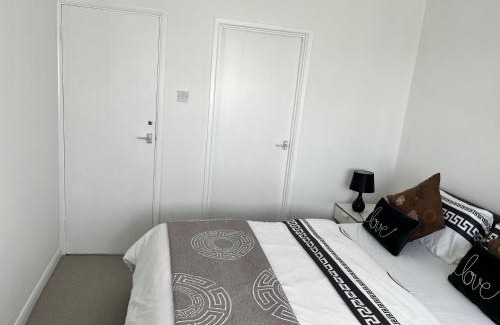 Petts Wood and Knoll Casa | Love and Peace, Petts Wood