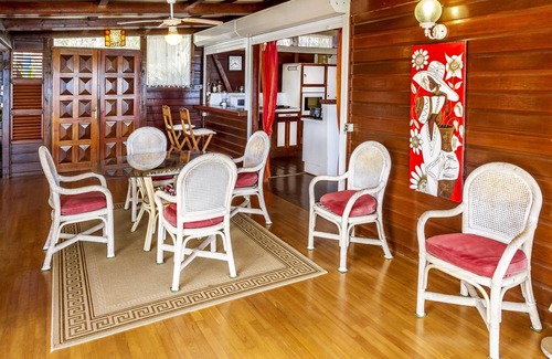 Tartane Villa | Favorito, todo en madera, 4 dormitorios, 5 baños, 180 ° mágicas vistas al mar, jacuzzi,