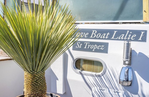 Bassins a Flot Alquiler De Eote | Love Boat Vintage