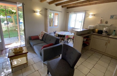 Saint-Saturnin-les-Avignon Cabaña | Lovely 2 to 4 person rental, private pool 5000m2, 12km from Avignon