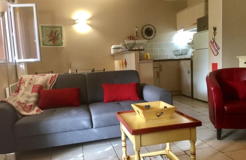 Saint-Saturnin-les-Avignon Cabaña | Lovely 2 to 4 person rental, private pool 5000m2, 12km from Avignon