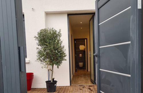 Mons Casa | Love House, Une Bouteille de Champagne Offerte