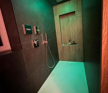 Bischoffsheim Apartamento | Love industrie & spa - Suite Romantique en Alsace - Spa privatif et garage