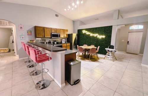Port Saint Lucie Casa | Love Islander's Retreat - Sleeps 14 with Pool & Game Room