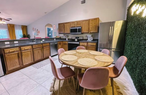 Port Saint Lucie Casa | Love Islander's Retreat - Sleeps 14 with Pool & Game Room