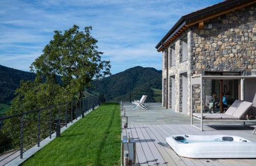 Tavernola Villa | Love Italy Homes - Villa Sebino