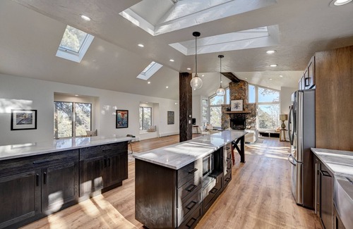 Golden Gate Canyon Cabina | LoVE Ranch, Stunning Mountain/City Views,10 Acres, Near Golden/Red Rocks/Denver