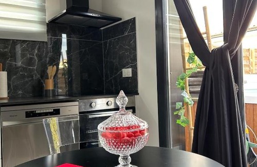Marcheprime Apartamento | Love room proche du bassin , jacuzzi, jardin privé