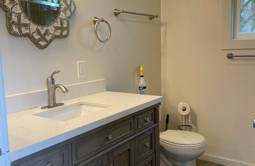 Middletown Casa | Love Shack private retreat