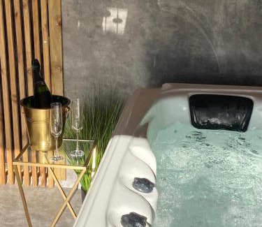 Oyre Apartamento | Love You Suite Romantique Spa 25min du futuroscope